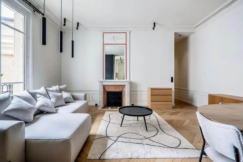 Goodguest- Luxe Stade Tour Eiffel 2Bdr Paris