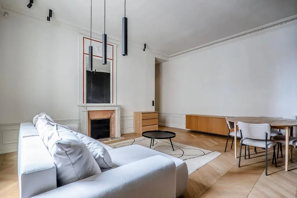 Goodguest- Luxe Stade Tour Eiffel 2Bdr Paris